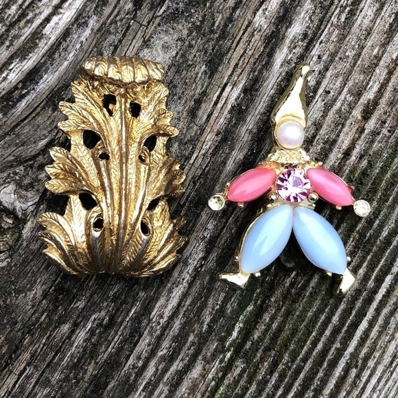Vintage Clown and Metal Brooch Pin Bundle - Picture 1 of 4